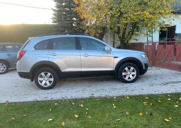 Chevrolet Captiva cena 29999 przebieg: 187000, rok produkcji 2011 z Staszów małe 326